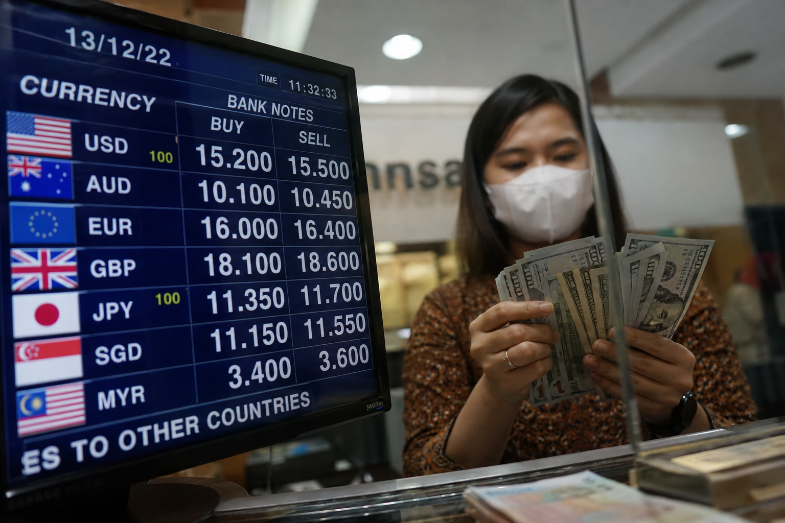 Rupiah di Bawah Tekanan, Dolar AS Sentuh Rekor Baru